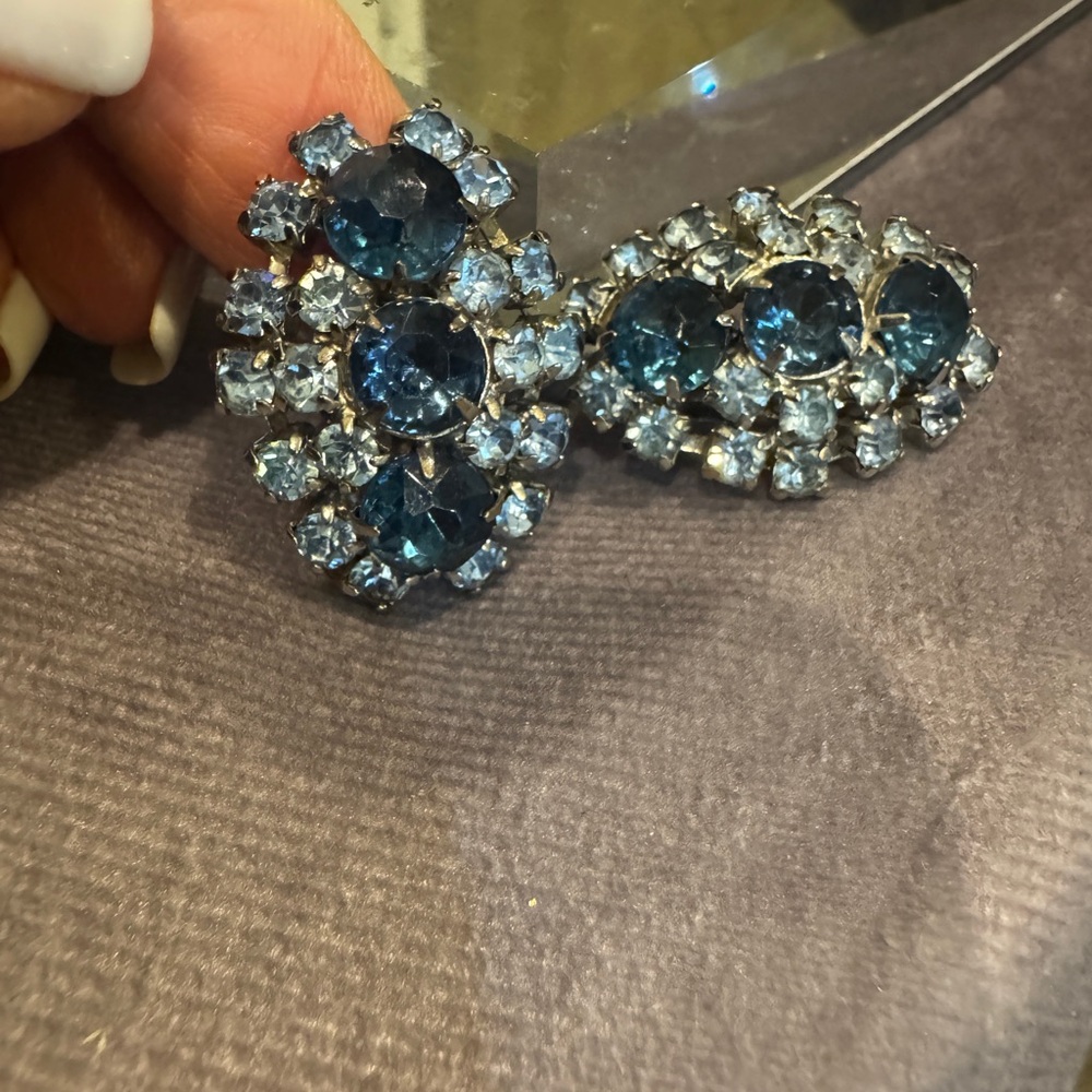 Vintage clip on Australian crystal Elegant Blue Crystal Earrings
